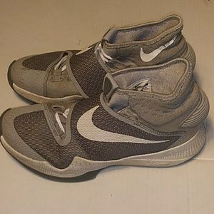 NIKE ZOOM HYPER REV MENS SNEAKERS SZ 8